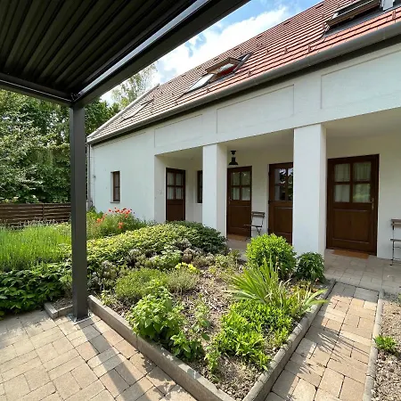 Szent Jakab Bed & Breakfast *